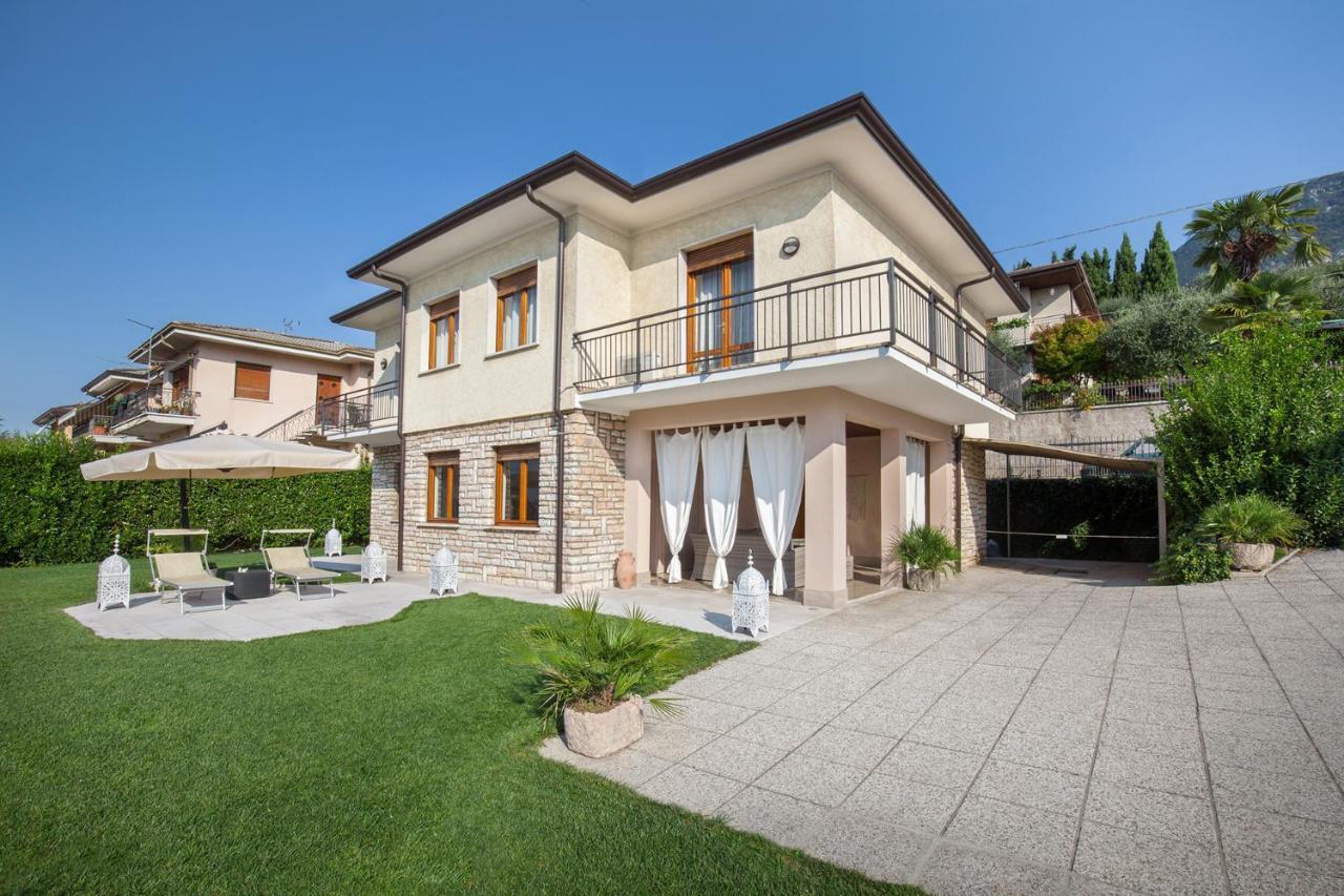 Villa Viola-Comoda Villetta A Caprino Veronese Exterior photo